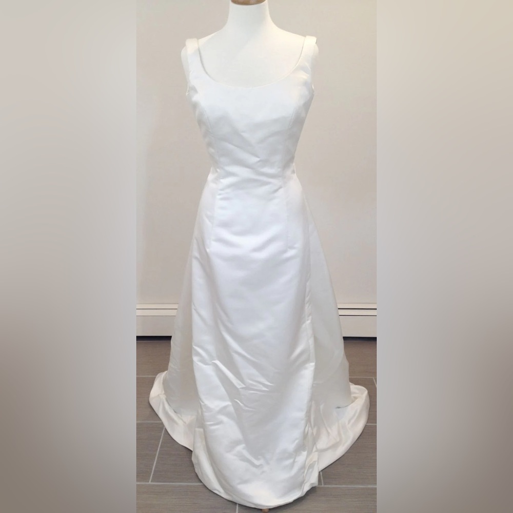 STUNNING Carmela Sutera bridal gown 🤍